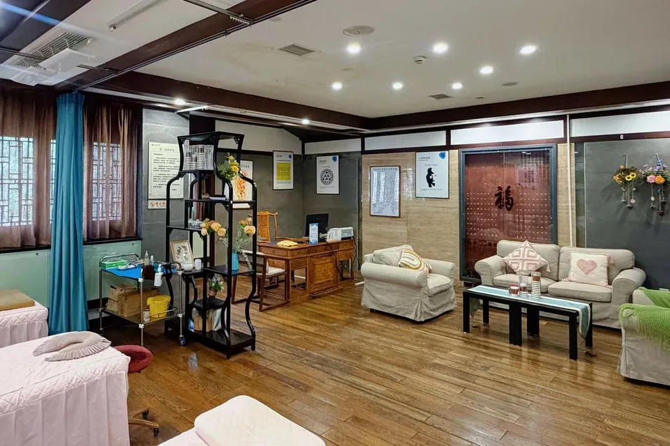 Traditional Chinese medicine clinic 4